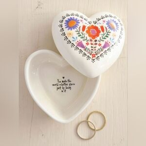 NWT Adorable Natural Life Ceramic Heart Trinket Box
